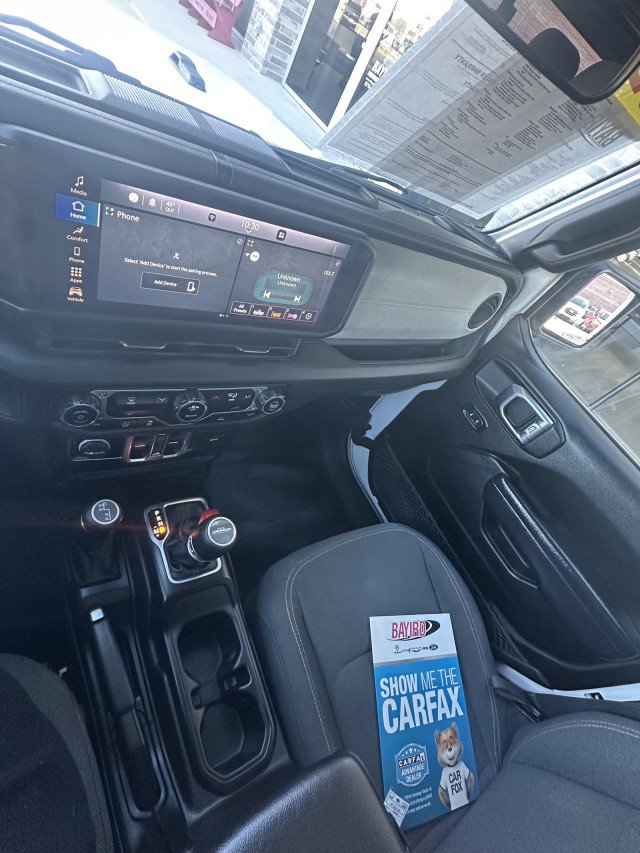 Used 2025 Jeep Gladiator Sport image 11