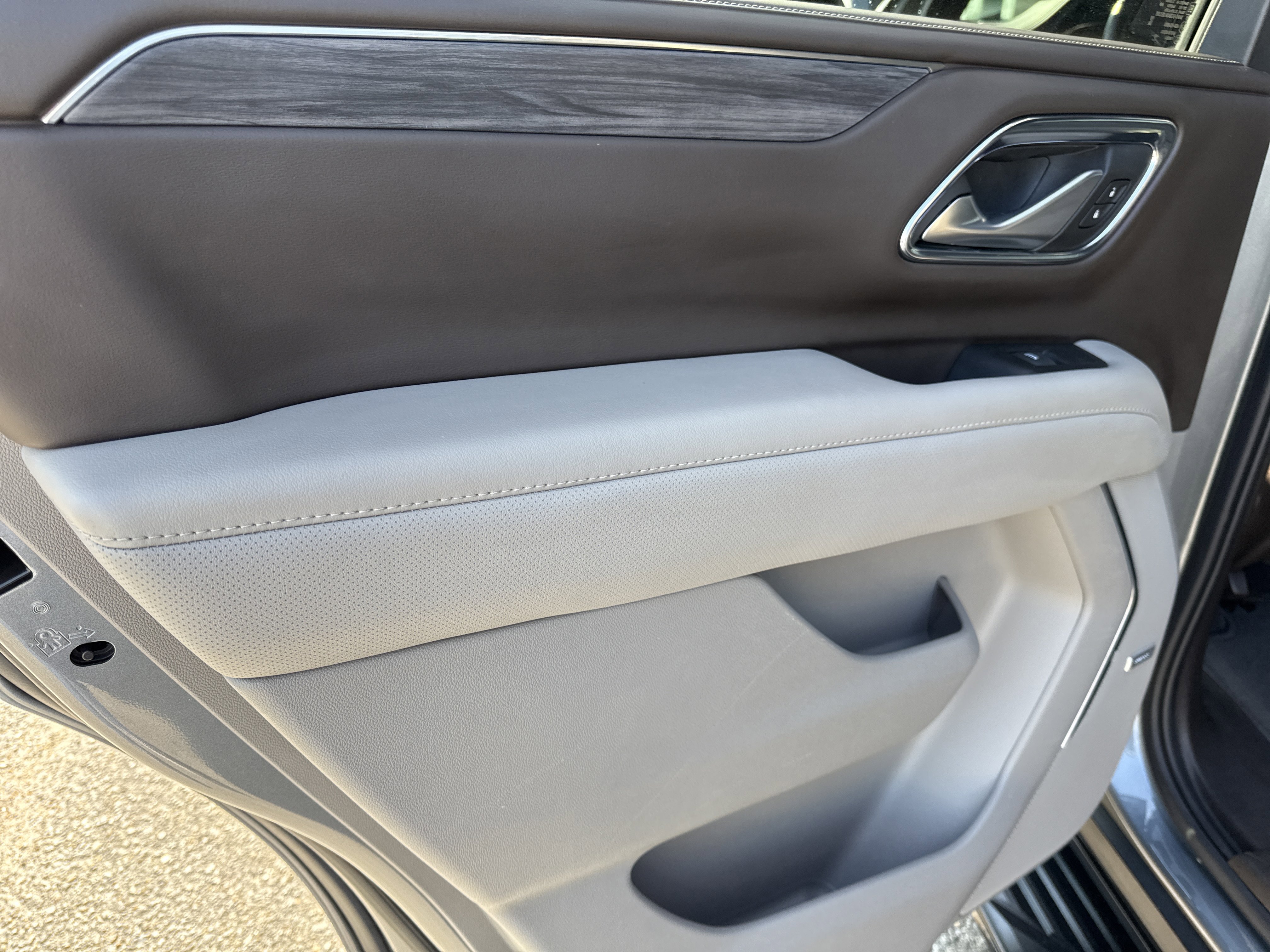 Used 2022 GMC Yukon SLT w/ SLT Luxury Package RWD image 11