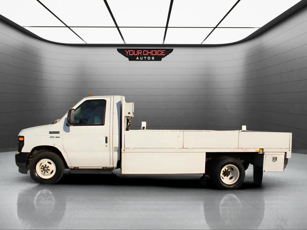 Used 2011 Ford E-450 and Econoline 450 Super Duty image 8