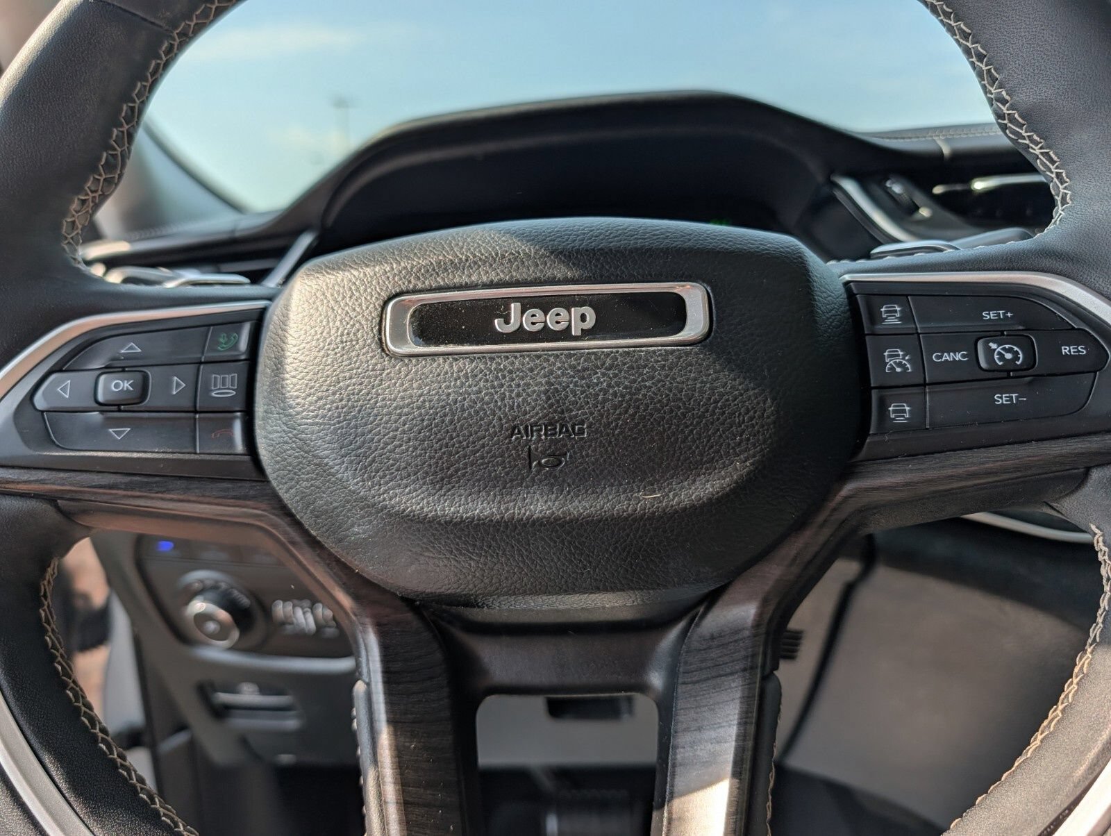 Used 2022 Jeep Grand Cherokee Limited 4xe AWD/4WD image 31