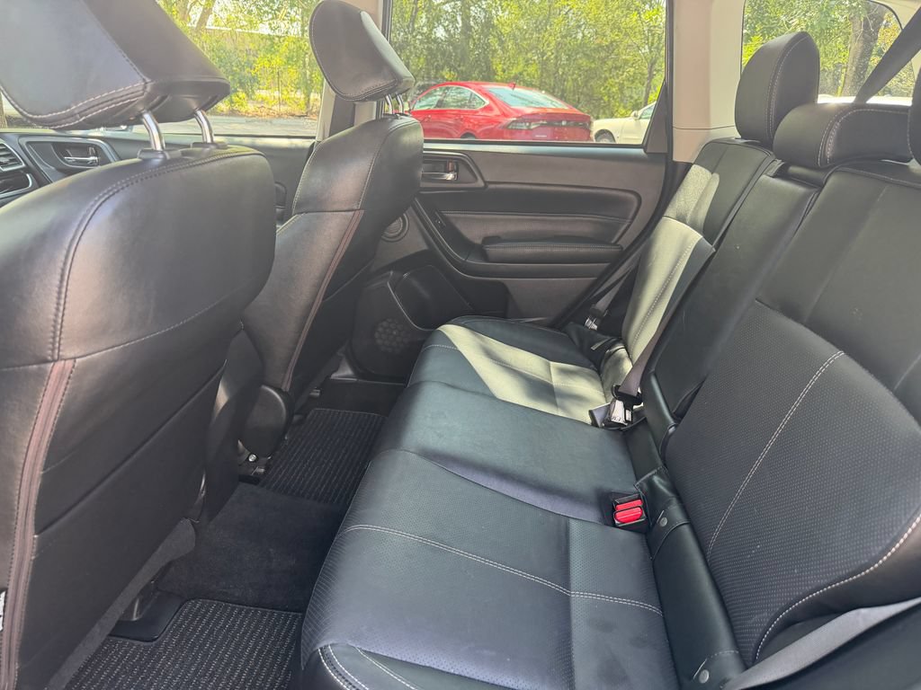 Used 2018 Subaru Forester 2.5i Touring AWD/4WD image 11
