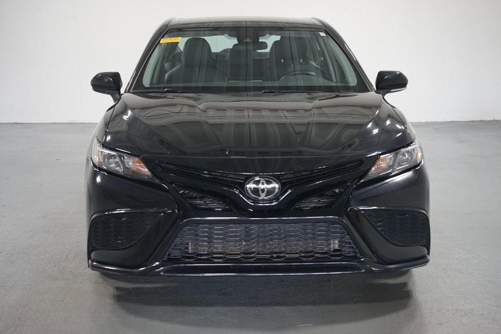 Used 2024 Toyota Camry SE video 2