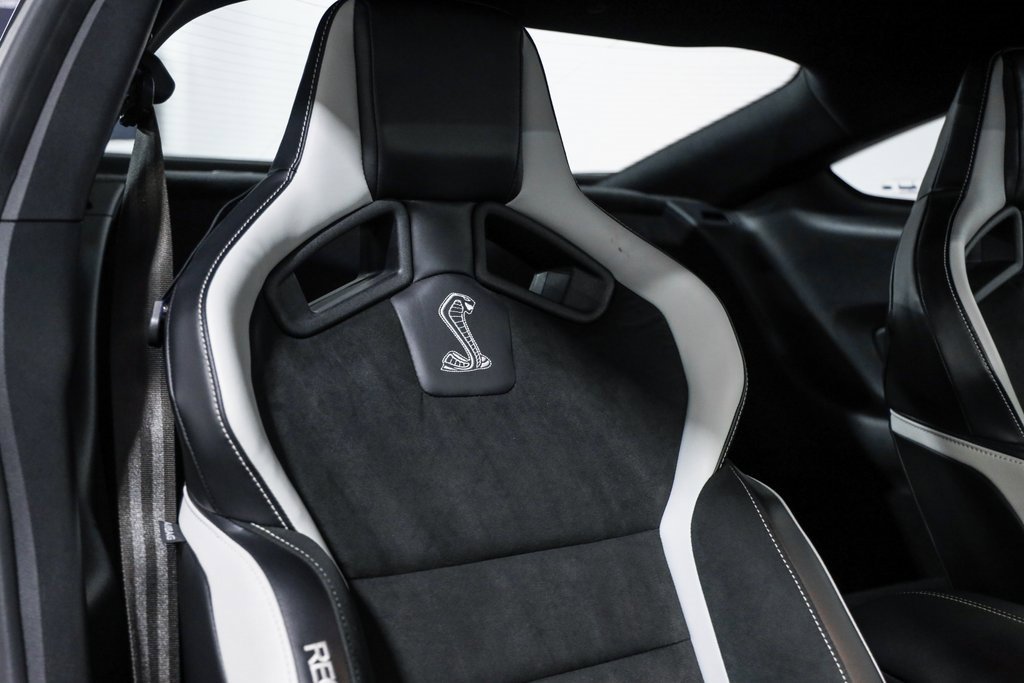 Used 2020 Ford Mustang Shelby GT500 w/ Carbon Fiber Track Pack image 28