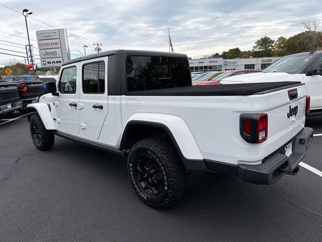 Certified 2021 Jeep Gladiator Willys image 5