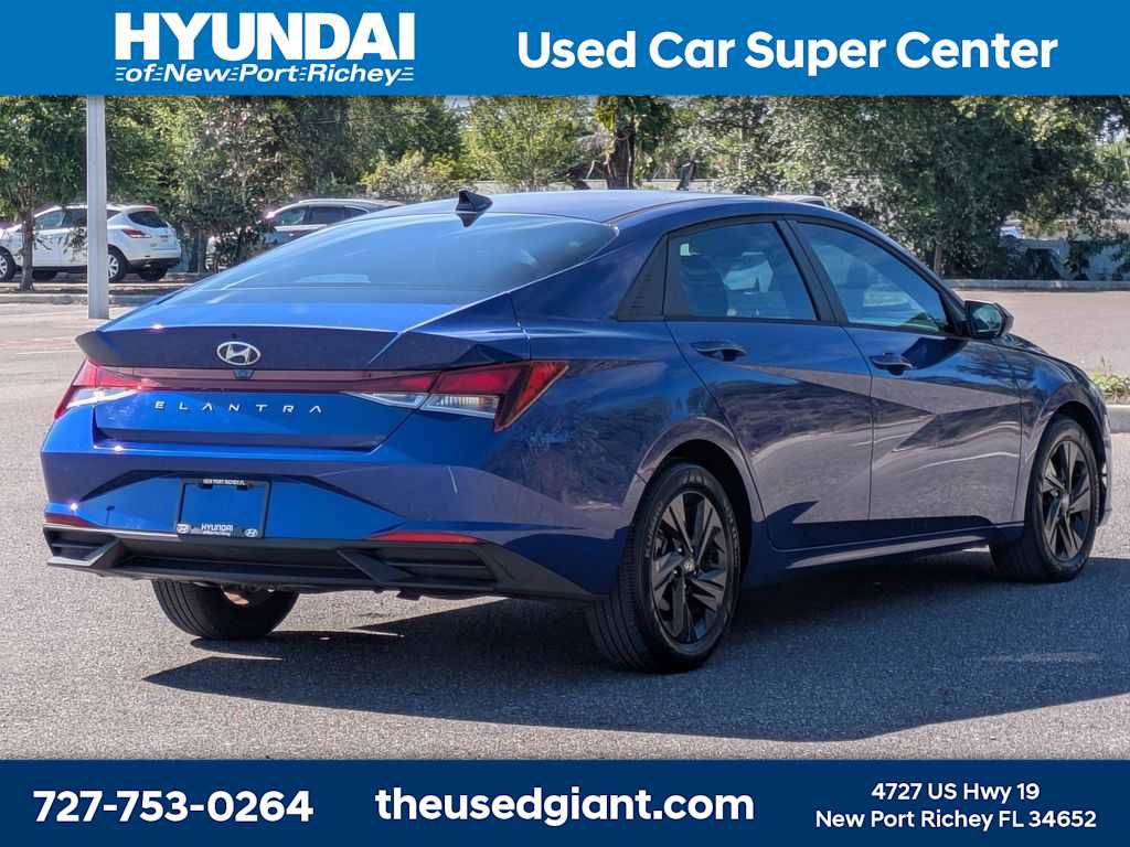 Used 2021 Hyundai Elantra SEL FWD image 5