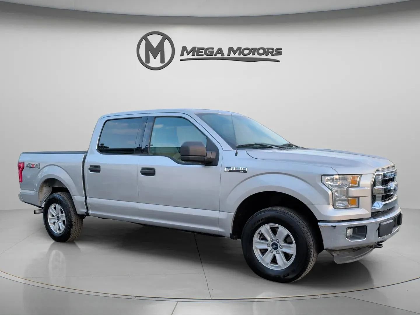 Used 2015 Ford F150 XLT AWD/4WD image 10