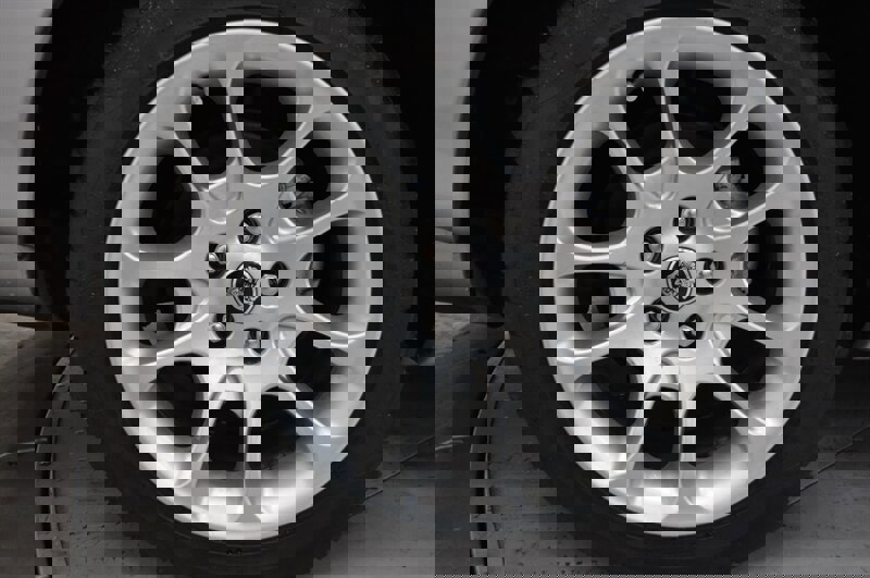 Used 2001 Jaguar XKR Convertible image 25