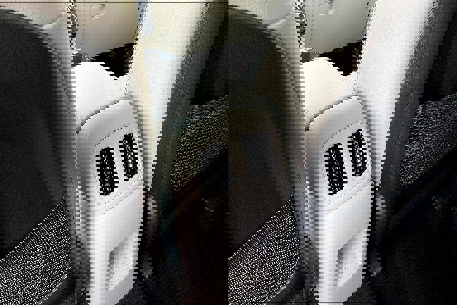 Used 2025 Hyundai Tucson Limited image 11