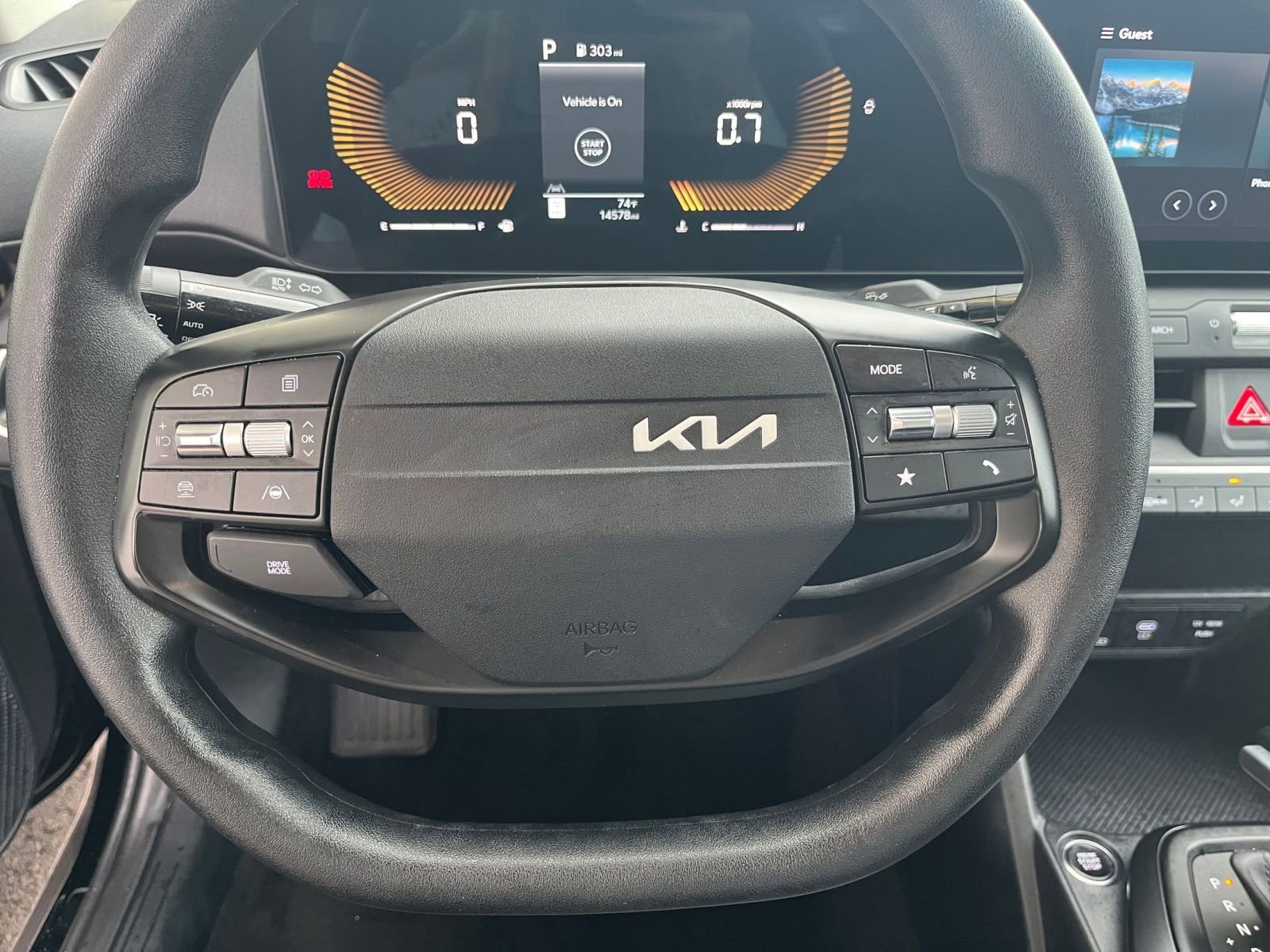 Used 2025 Kia K4 LXS image 27
