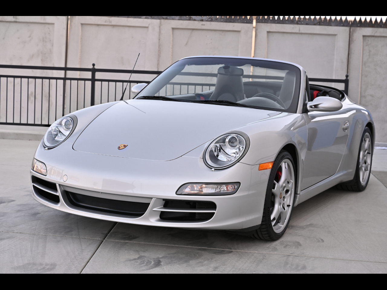 Used 2005 Porsche 911 Carrera S RWD image 1
