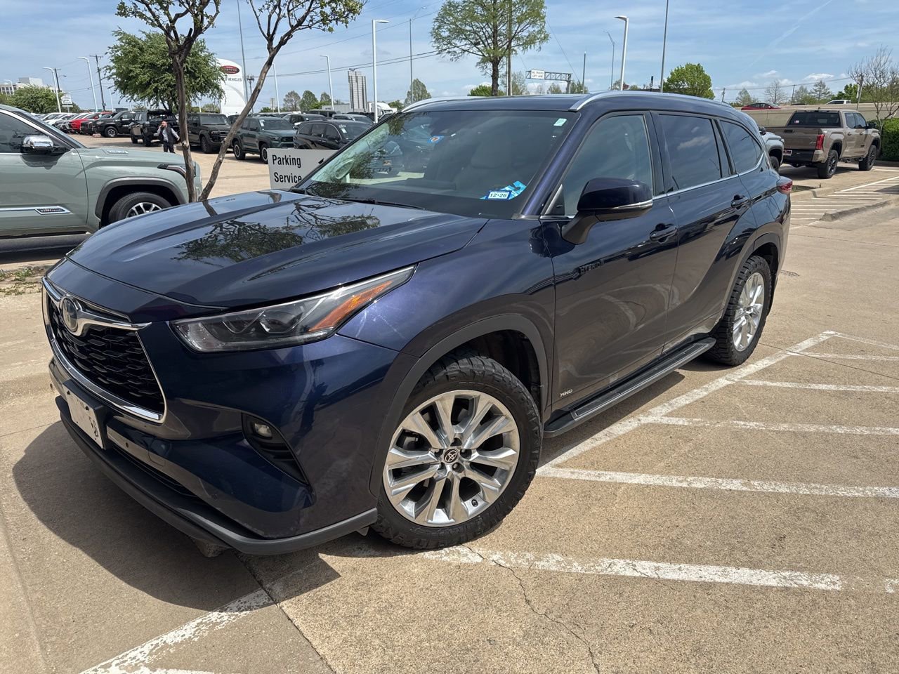 Used 2021 Toyota Highlander Limited image 1