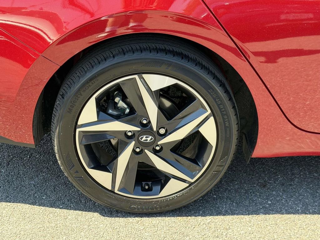Certified 2023 Hyundai Elantra SEL w/ Convenience Package FWD image 9
