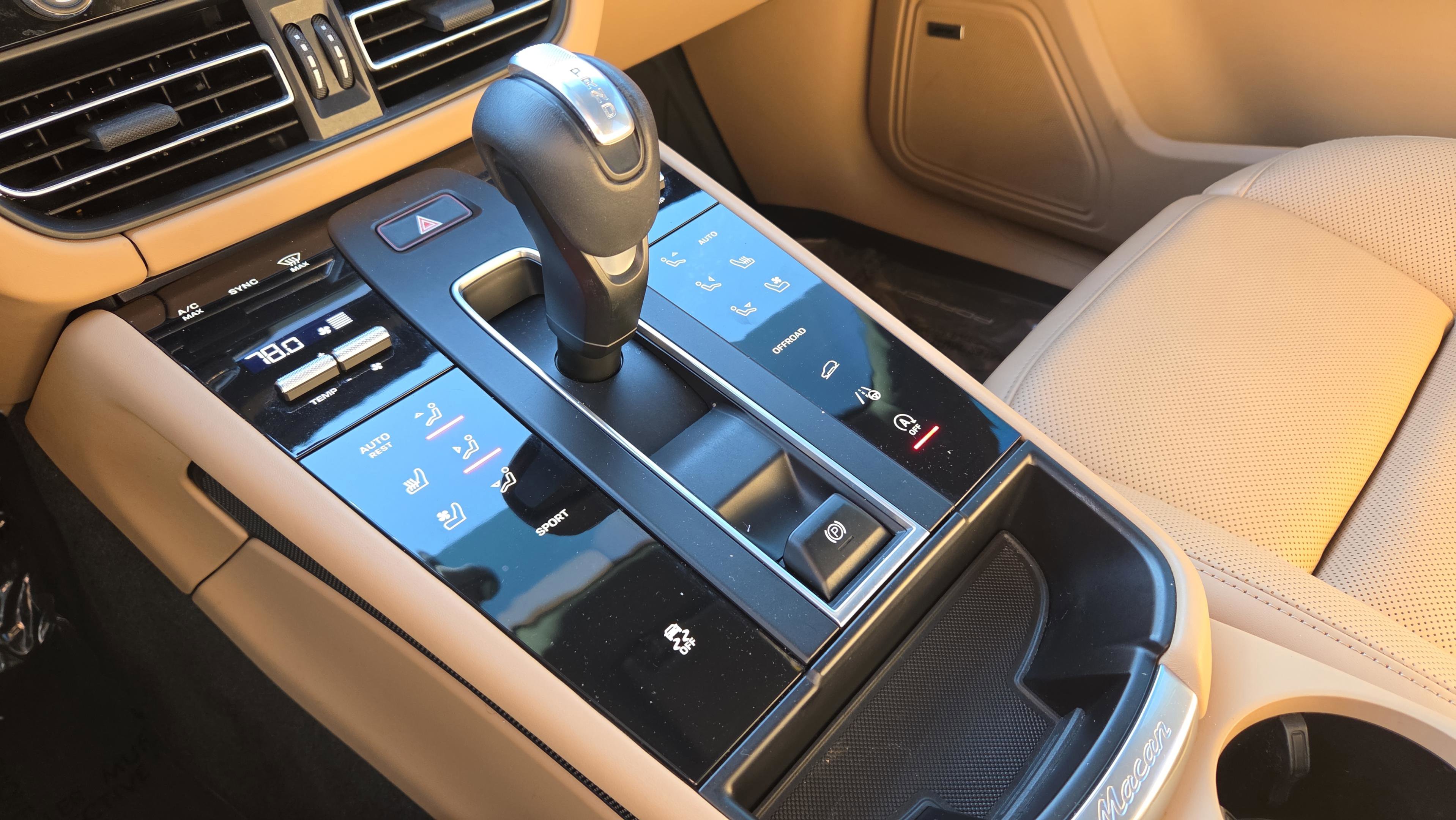 Used 2022 Porsche Macan image 19