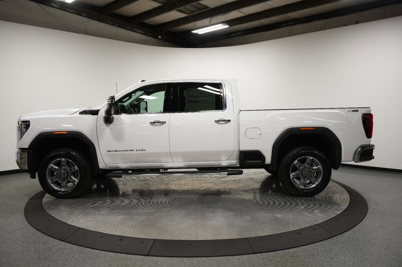 New 2026 GMC Sierra 2500 SLT w/ SLT Premium Package image 5