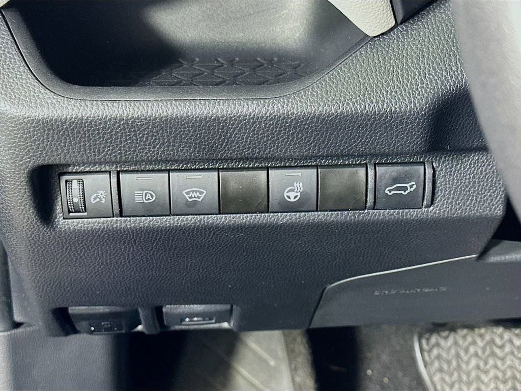Used 2023 Toyota RAV4 XLE w/ Convenience Package image 20