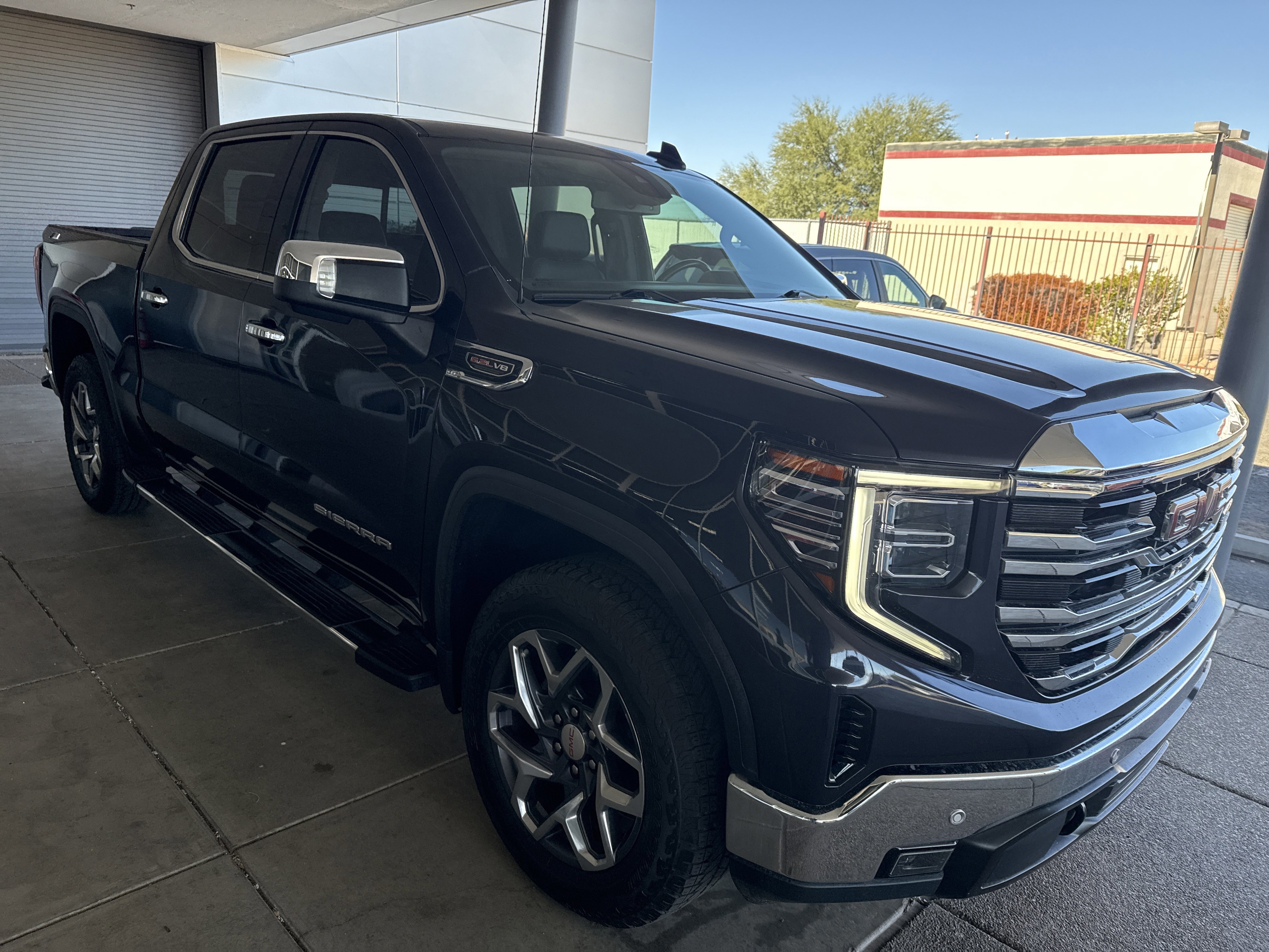 Used 2022 GMC Sierra 1500 SLT w/ SLT Premium Plus Package image 3