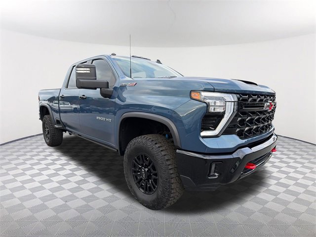 Used 2024 Chevrolet Silverado 2500 ZR2 w/ Technology Package image 3