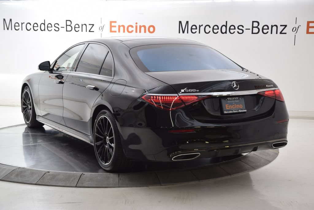 Used 2025 Mercedes-Benz S 580e 4MATIC Sedan image 4