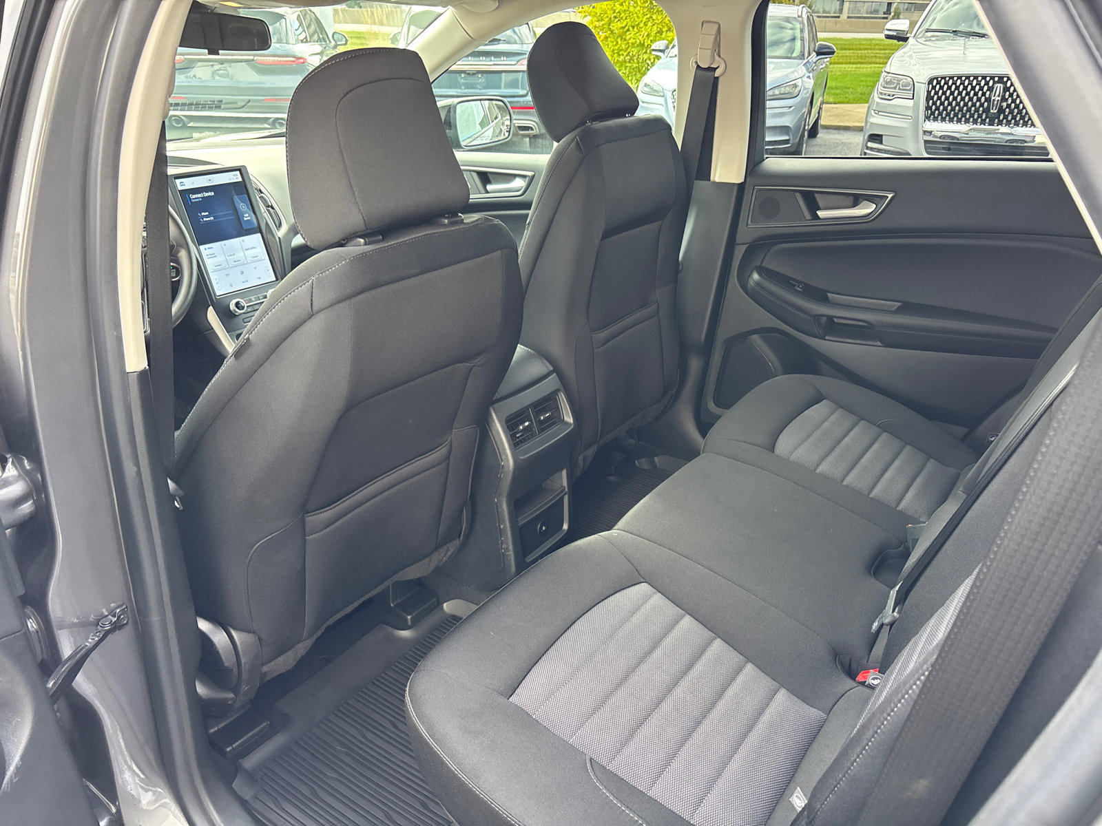 Used 2023 Ford Edge SE w/ Black Appearance Package image 27