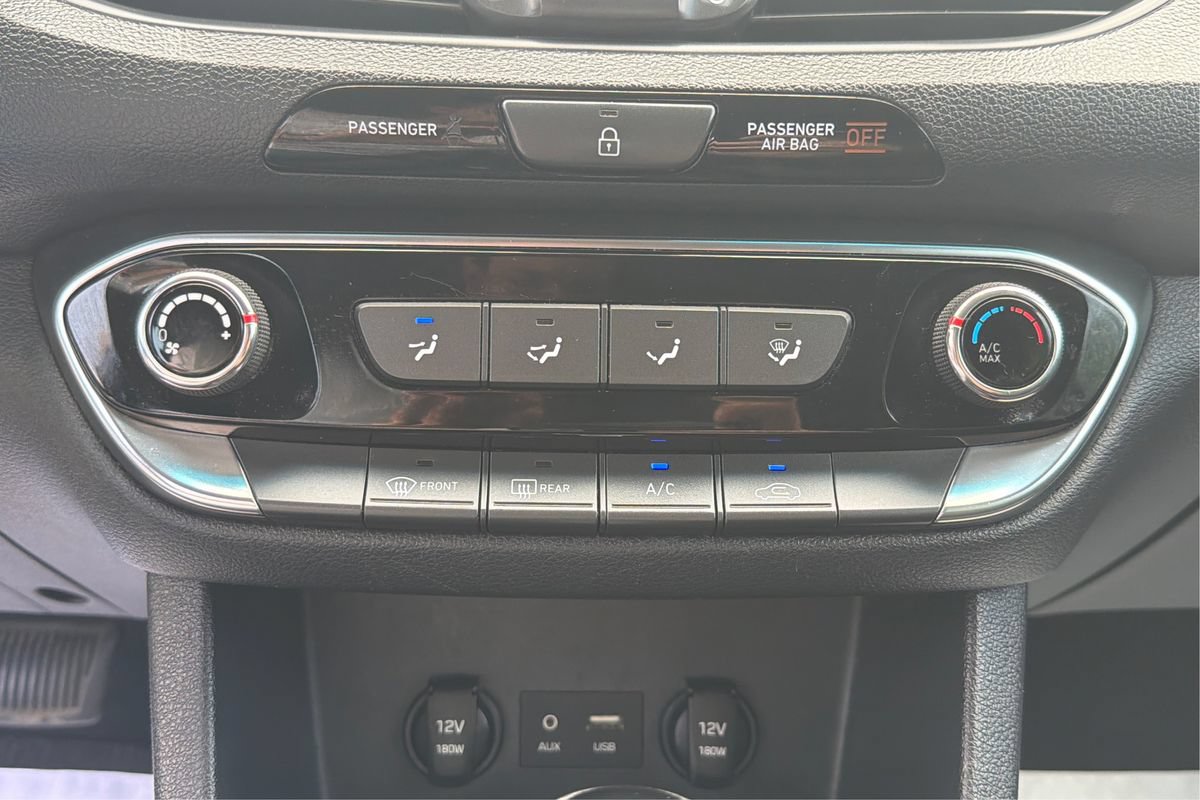 Used 2018 Hyundai Elantra GT FWD image 28