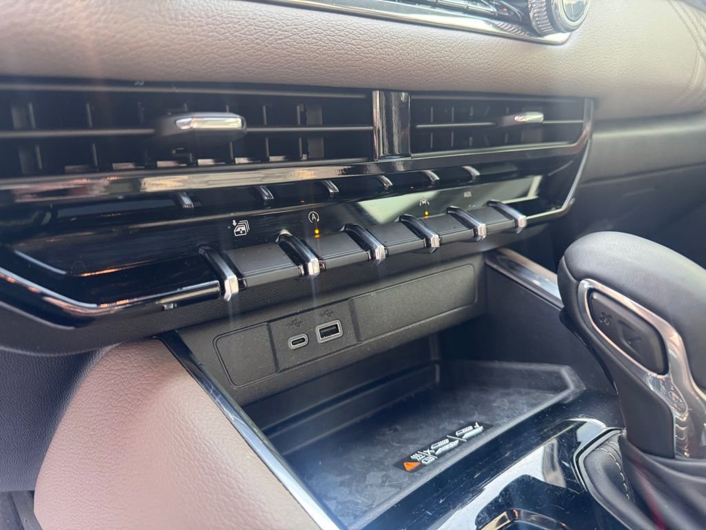 Used 2026 GMC Canyon Denali image 24