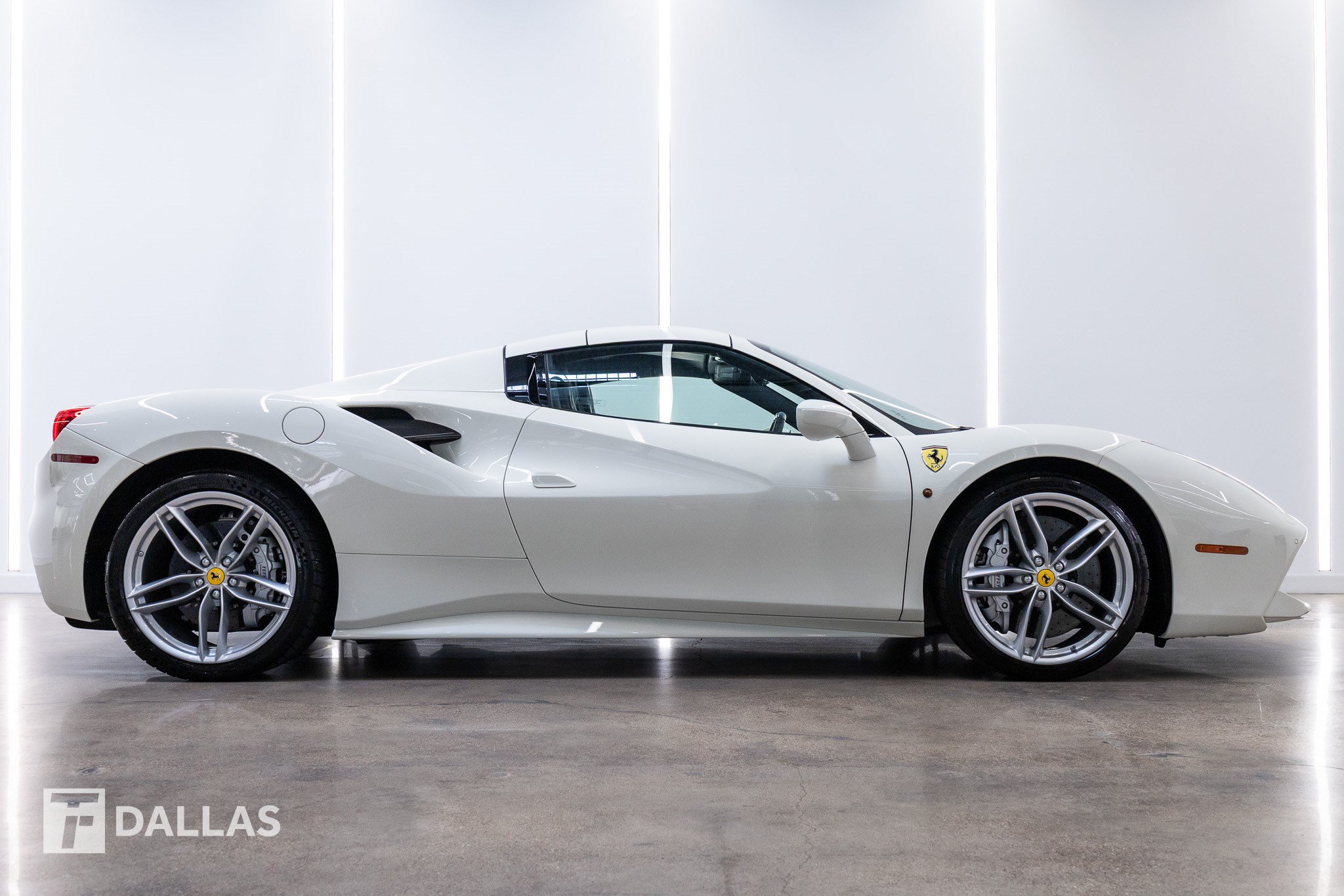 Used 2018 Ferrari 488 Spider RWD image 12