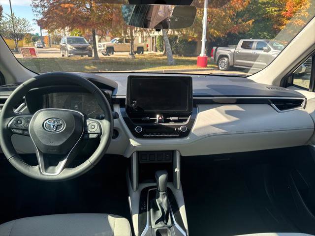 Certified 2025 Toyota Corolla Cross LE image 18
