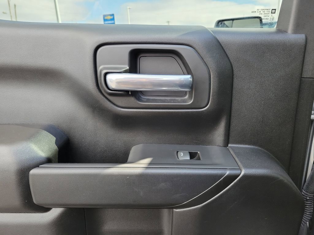Used 2023 Chevrolet Silverado 1500 Custom image 14