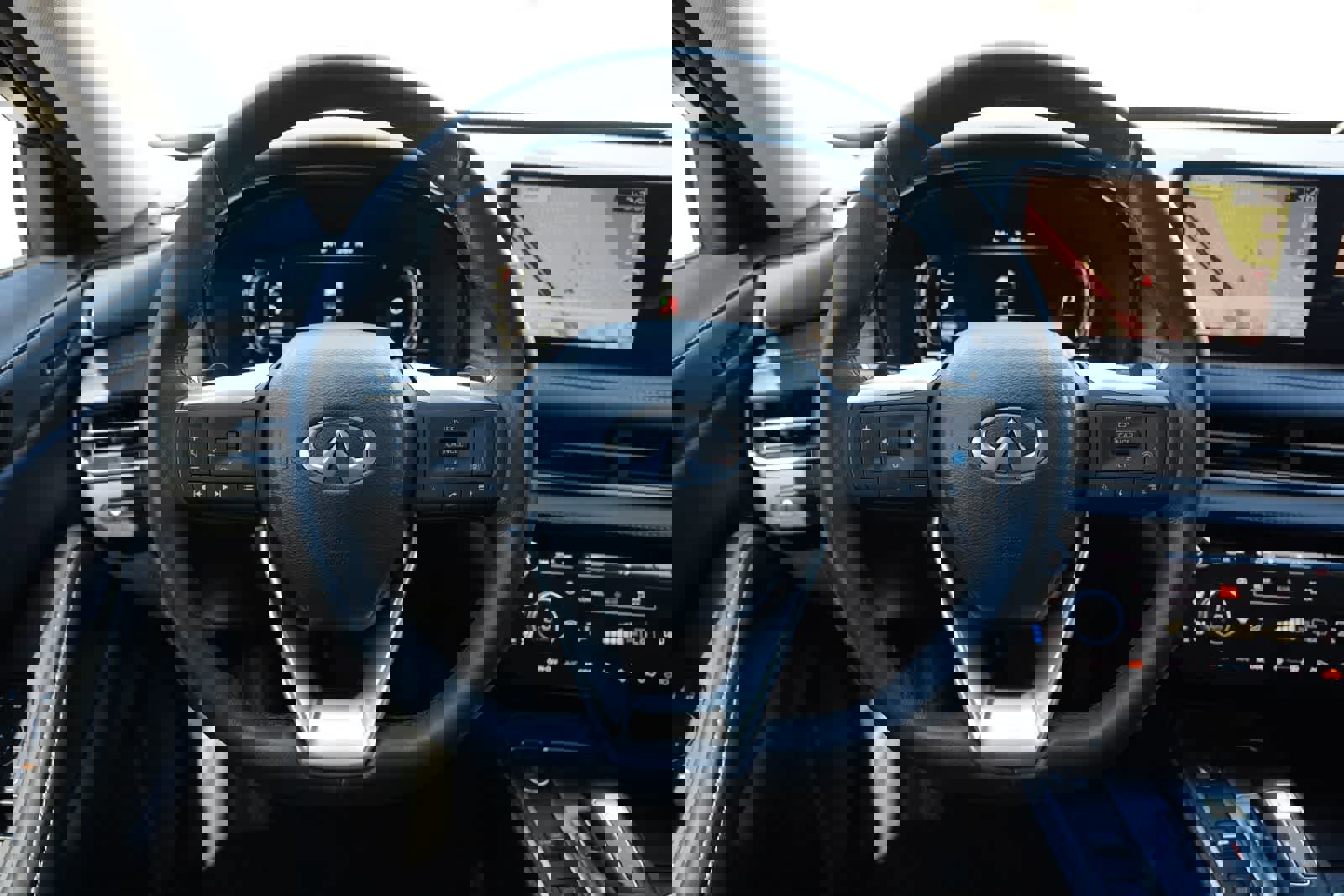 Certified 2023 INFINITI QX60 Luxe w/ Cargo Package image 9