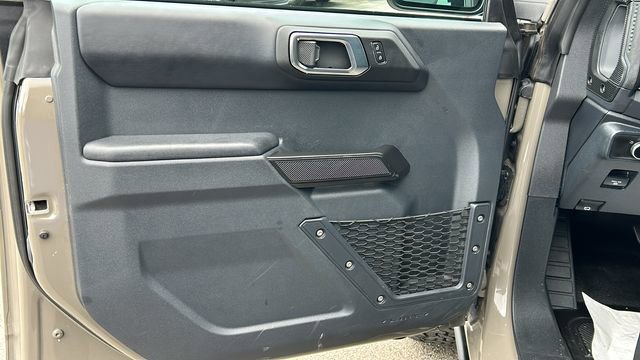 Used 2025 Ford Bronco Badlands image 16
