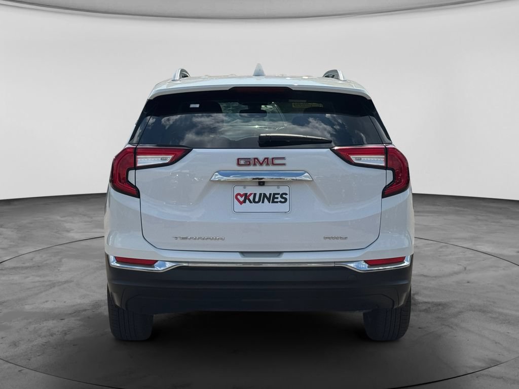 Used 2024 GMC Terrain SLT AWD/4WD image 7