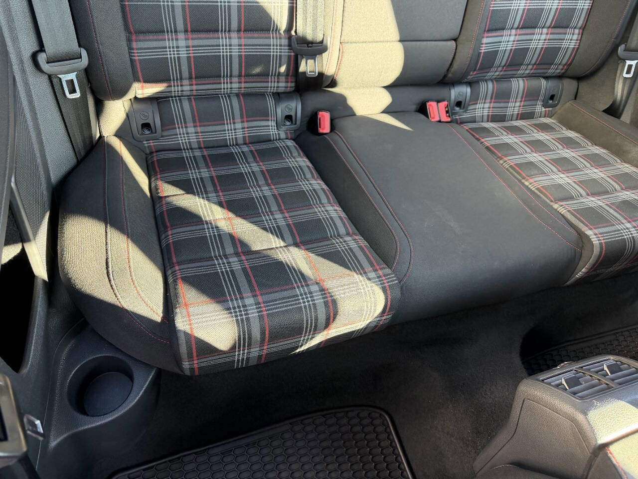 Used 2016 Volkswagen GTI S FWD image 21