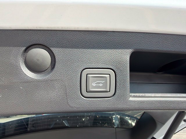 New 2026 Chevrolet Equinox RS w/ Convenience Package III AWD/4WD image 32