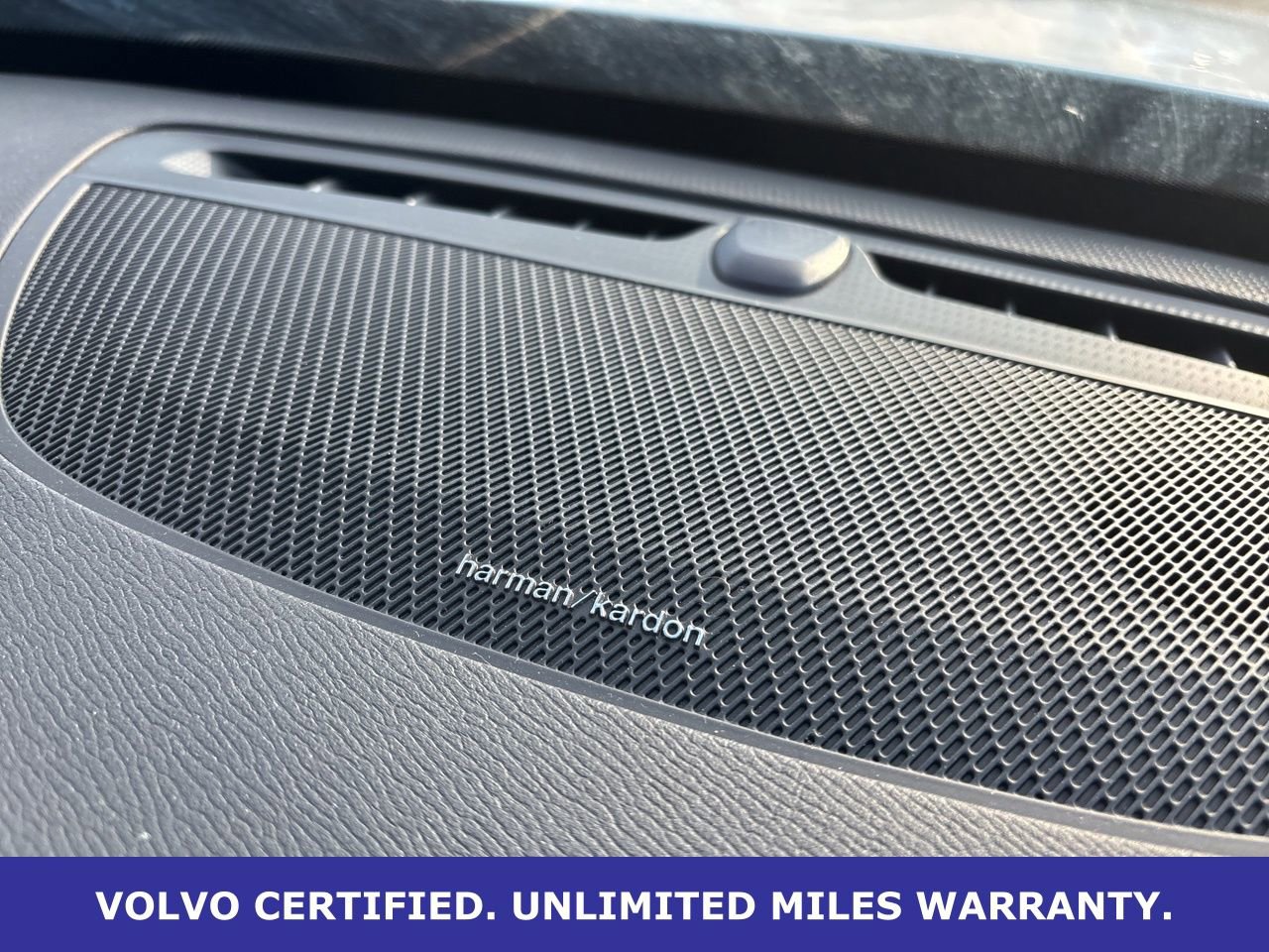 Certified 2024 Volvo XC90 T8 Plus w/ Protection Package Premier image 23