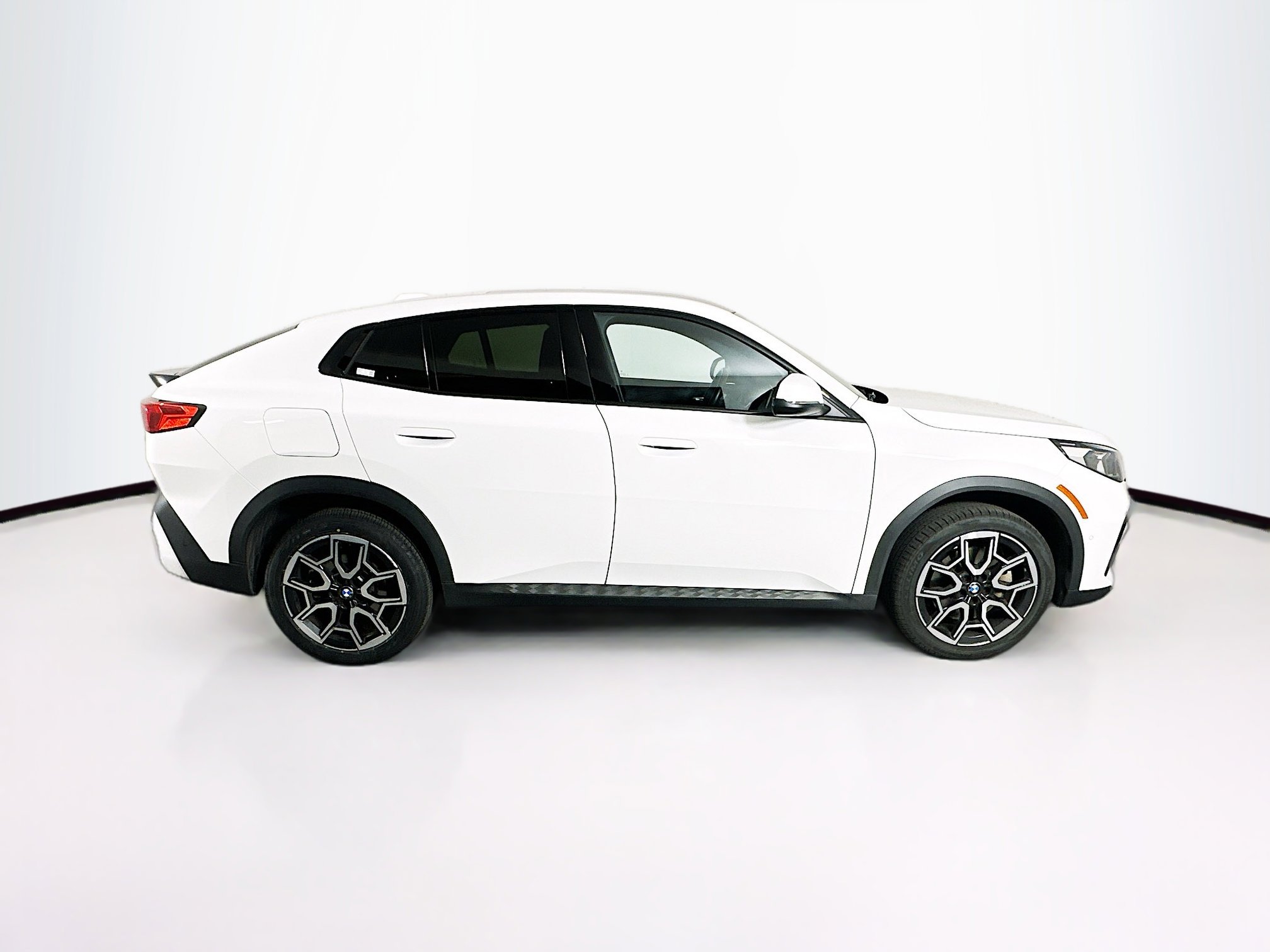 Used 2025 BMW X2 xDrive28i image 10
