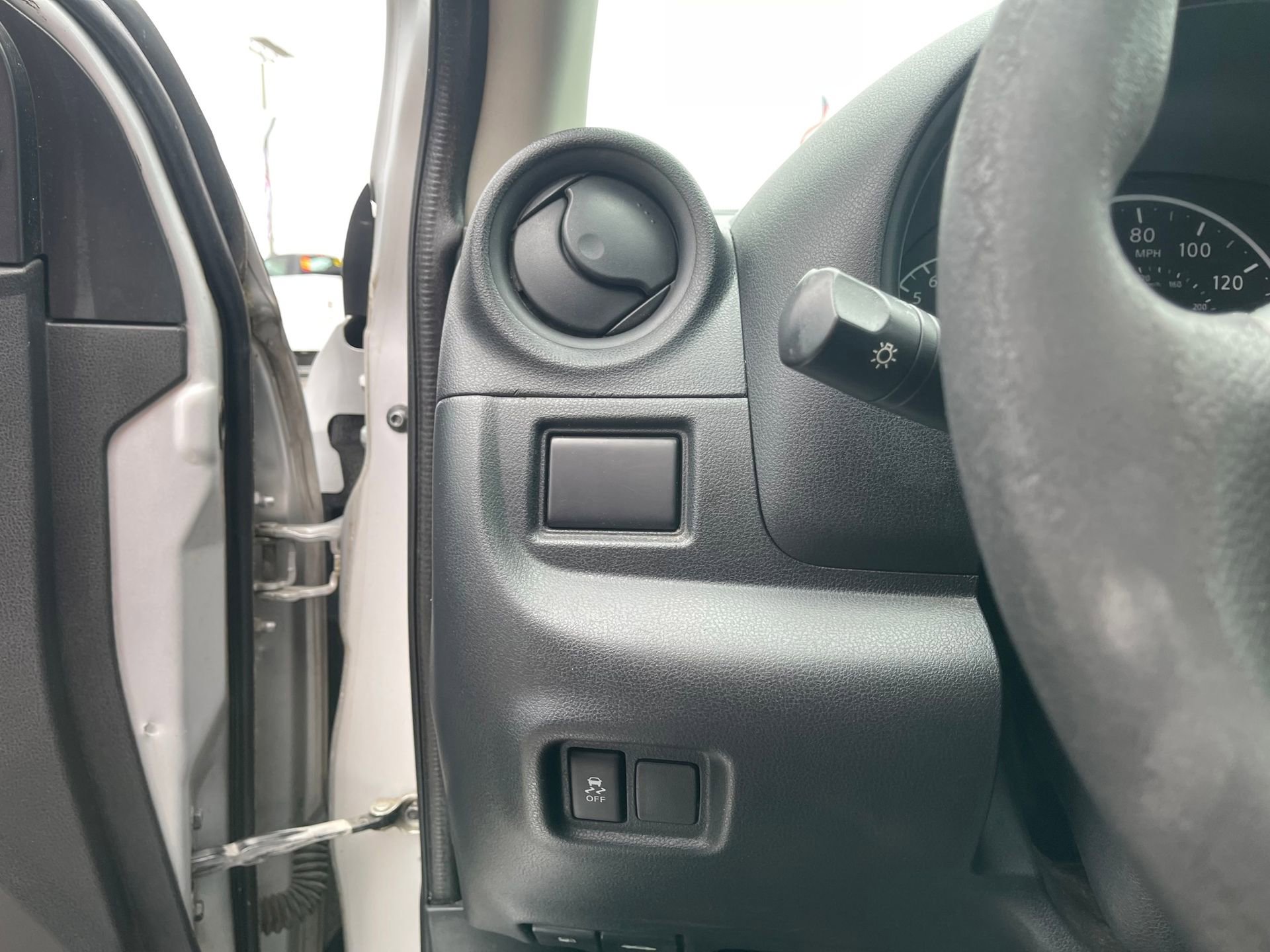 Used 2015 Nissan Versa S FWD image 15