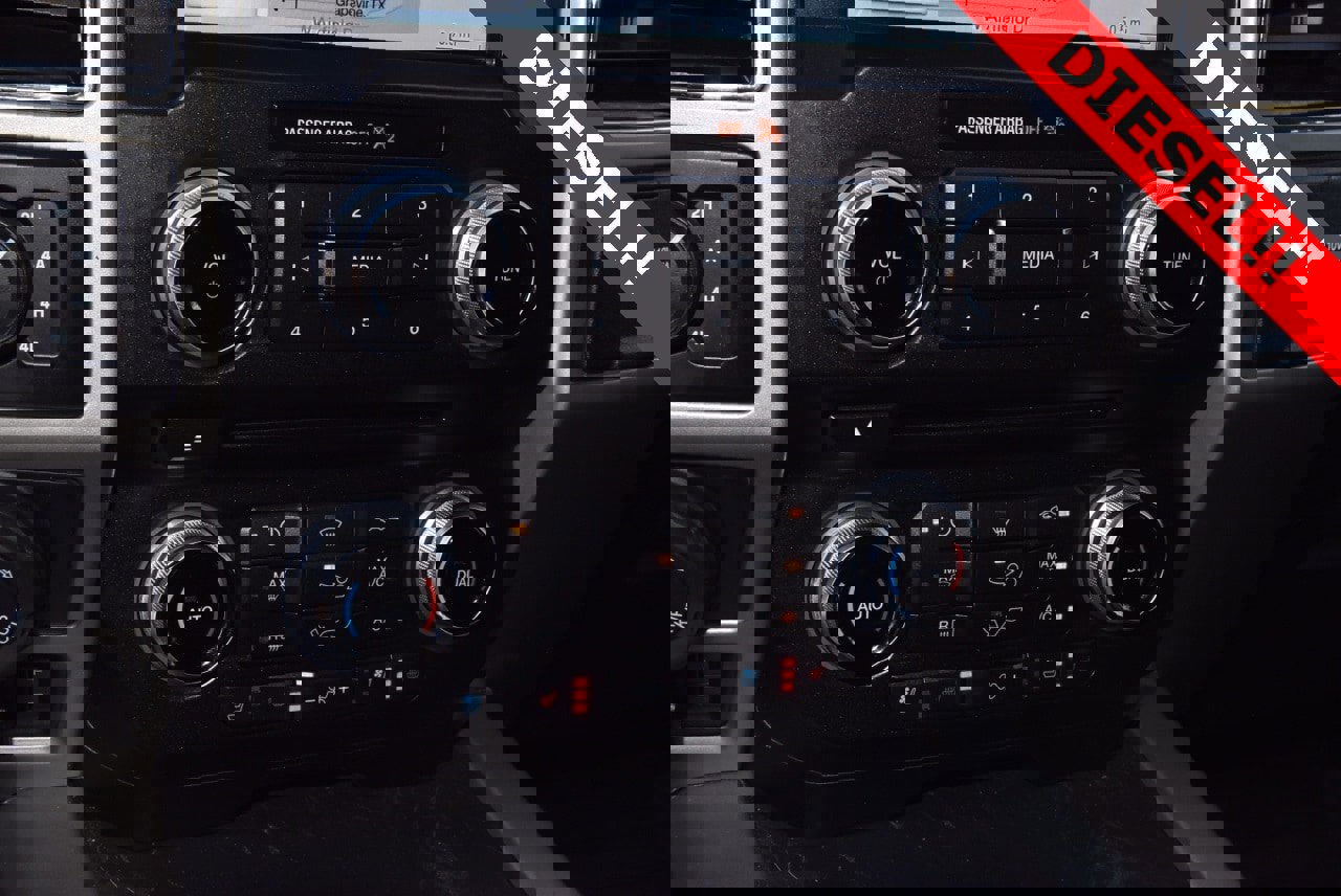 Used 2018 Ford F150 Lariat w/ Equipment Group 502A Luxury image 29