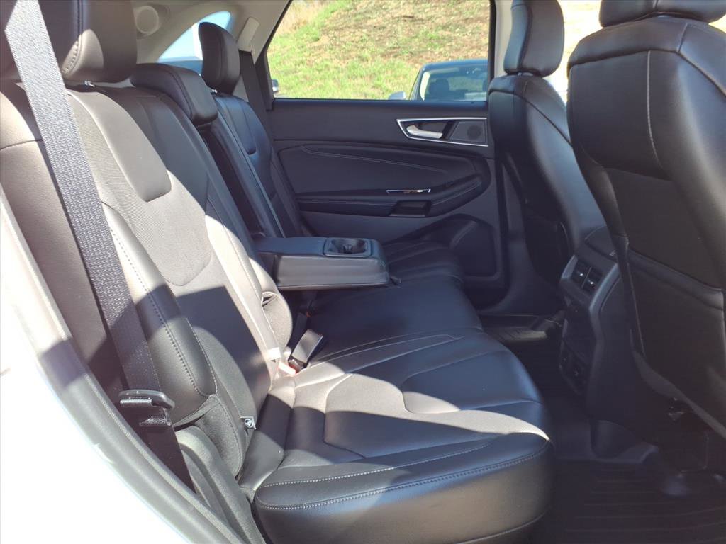 Used 2020 Ford Edge Titanium w/ Equipment Group 301A image 9