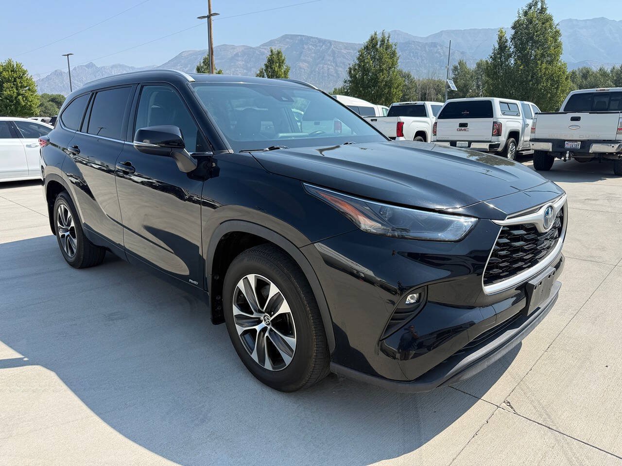 Used 2022 Toyota Highlander XLE