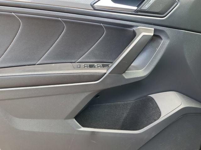 Used 2022 Volkswagen Tiguan SE AWD/4WD image 13