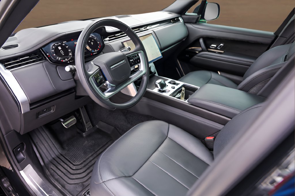 Used 2023 Land Rover Range Rover SV AWD/4WD image 10