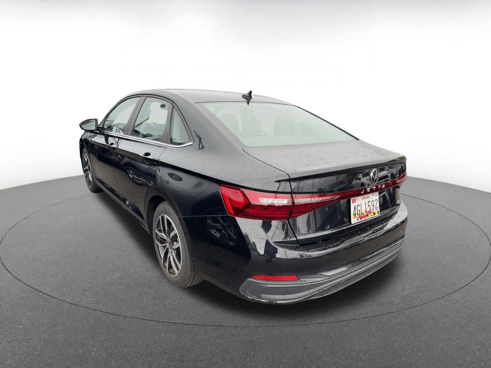 Used 2025 Volkswagen Jetta SE image 6