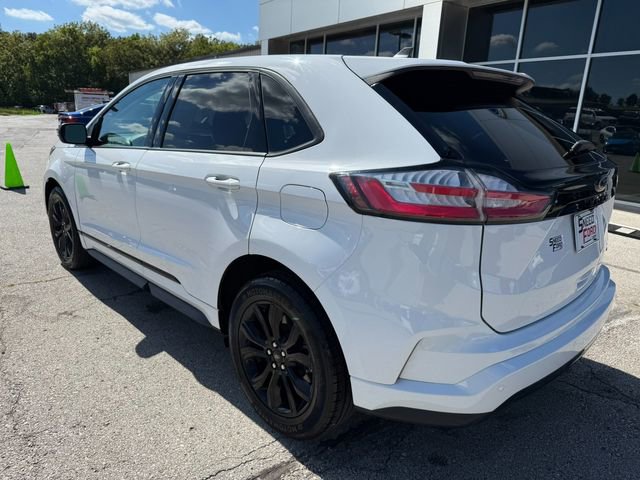 Used 2022 Ford Edge SE w/ Black Appearance Package image 5