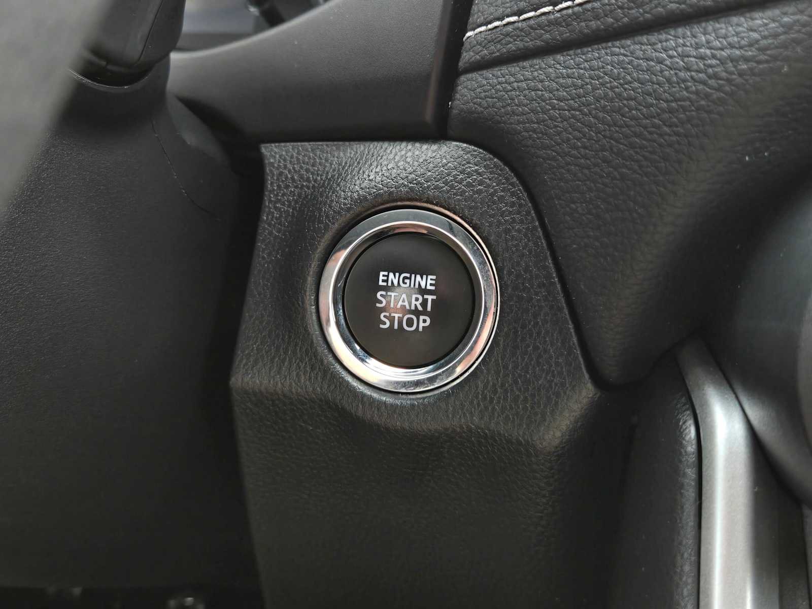 Used 2023 Toyota RAV4 XLE AWD/4WD image 31