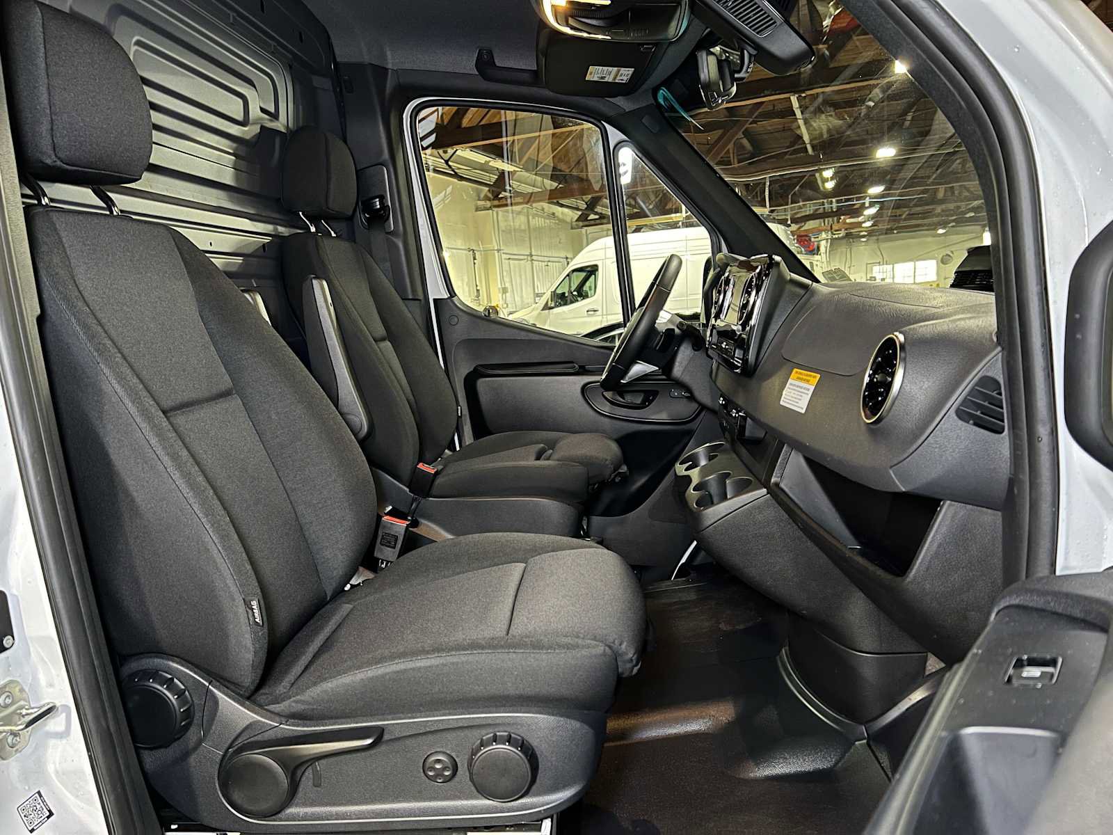Used 2025 Mercedes-Benz Sprinter 2500 image 12