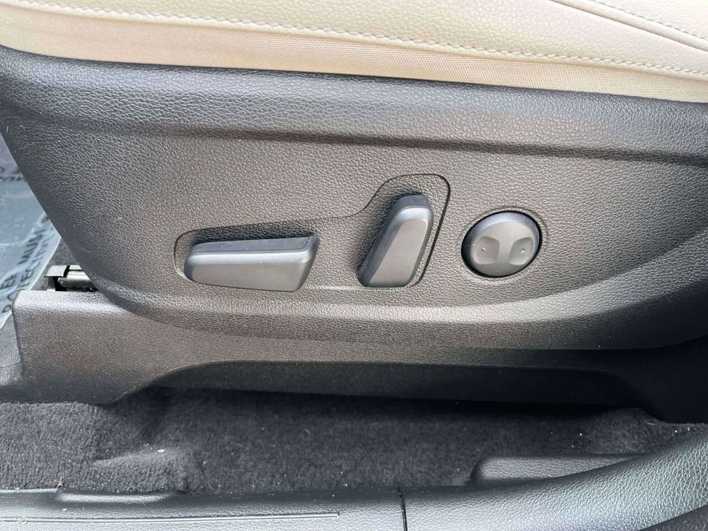 Used 2022 Kia Telluride EX image 18