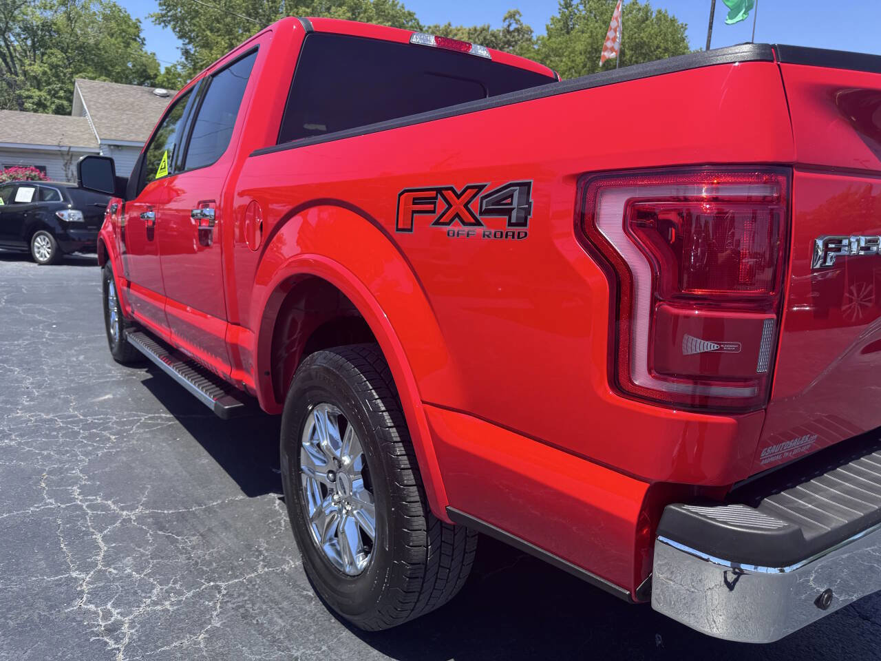 Used 2016 Ford F150 Lariat w/ Equipment Group 502A Luxury AWD/4WD image 17