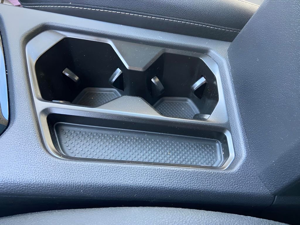 Used 2025 Volkswagen Taos SE image 35