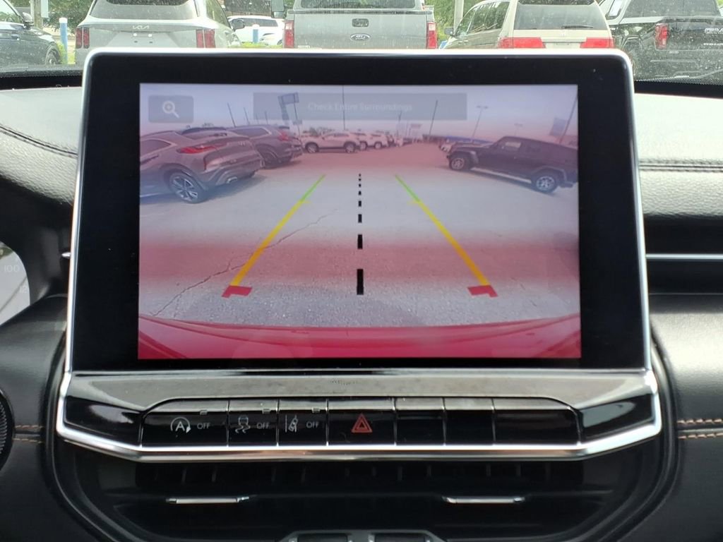 Used 2022 Jeep Compass Limited image 11