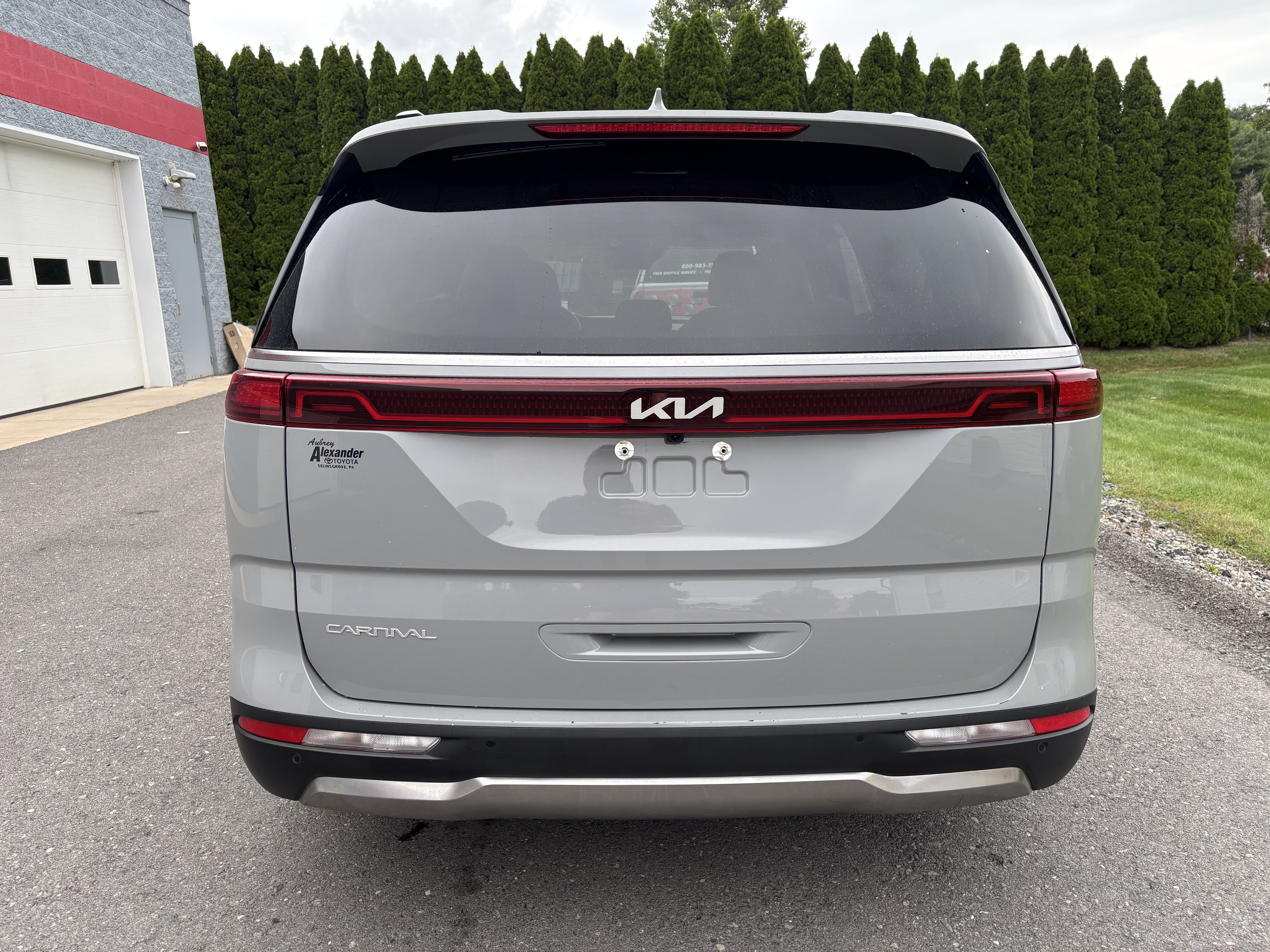 Used 2024 Kia Carnival SX Prestige FWD image 4